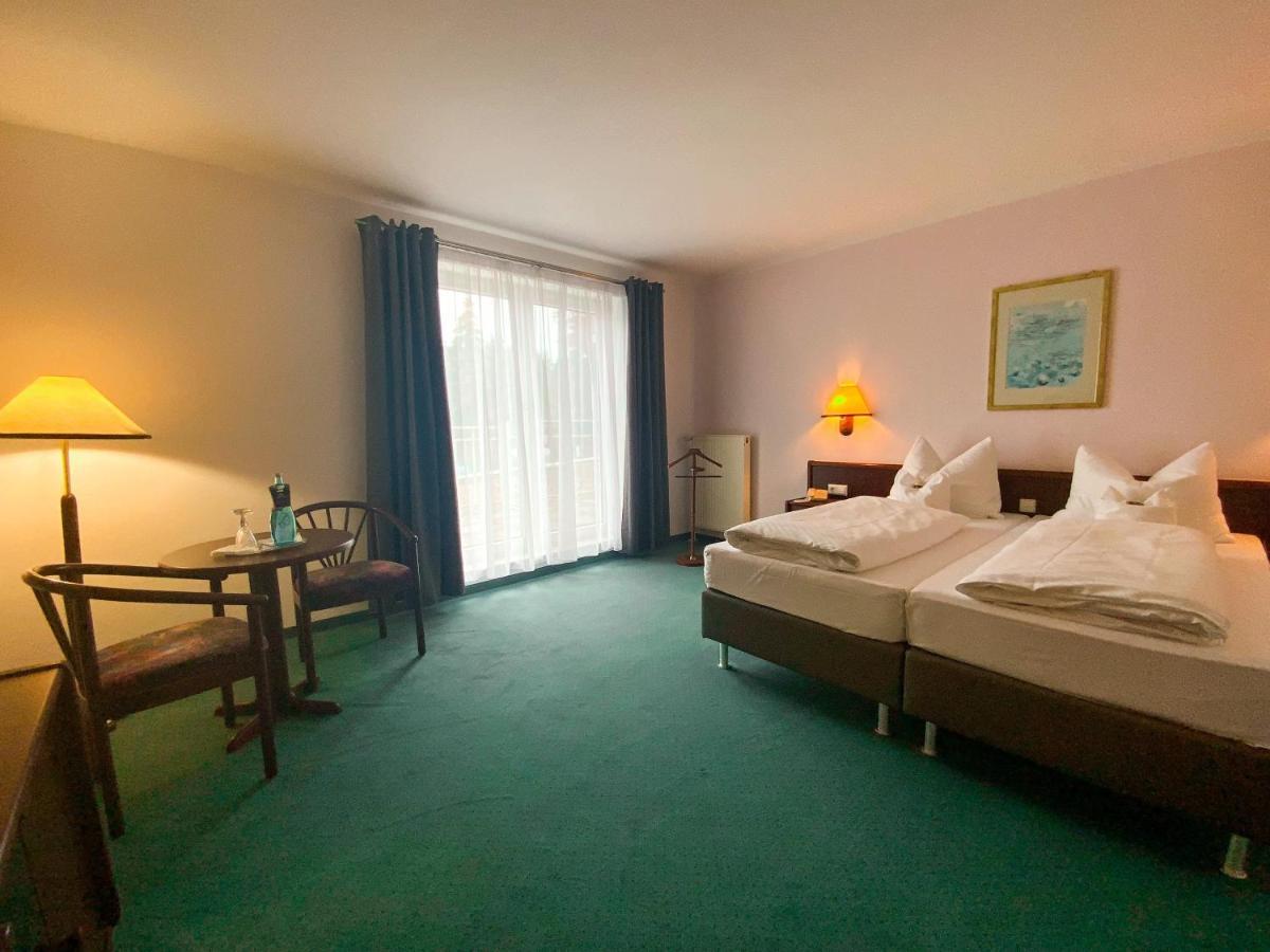Heidehotel Lubast Экстерьер фото