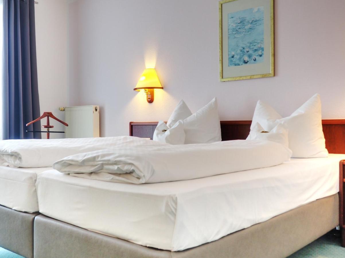 Heidehotel Lubast Экстерьер фото
