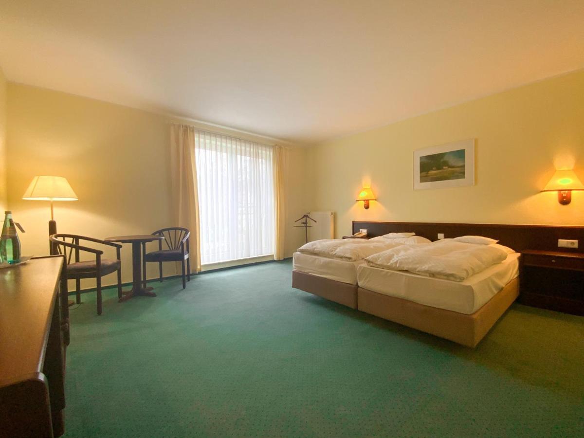 Heidehotel Lubast Экстерьер фото